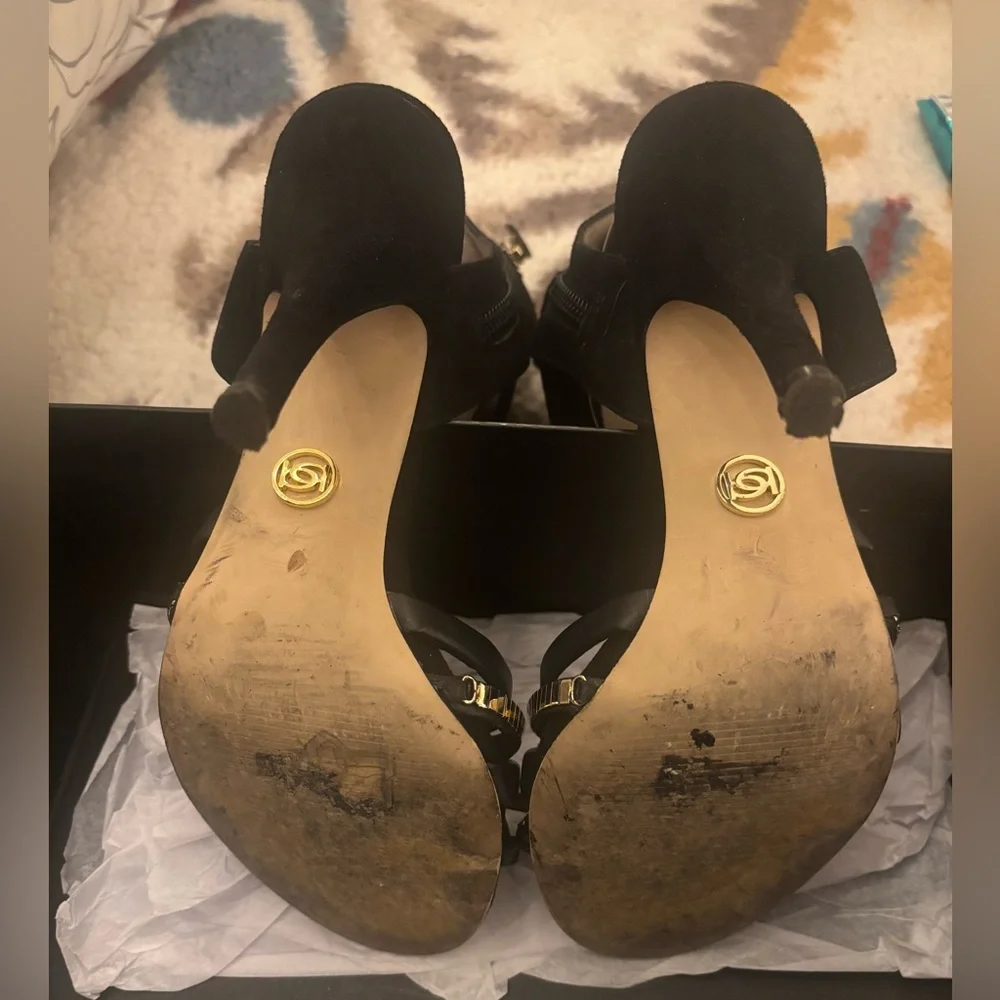 Bebe Black and Gold Strappy Stilettos Heels in Box Size 7 - Picture 3 of 4